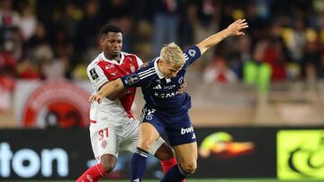 Soccer Football - Ligue 1 - AS Monaco v Paris FC - Stade Louis II, Monaco - November 1, 2025 Paris FC's Tuomas Ollila in action with AS Monaco's Ansu Fati REUTERS/Manon Cruz