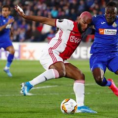 La UEFA investiga el lanzamiento de objetos de seguidores del Ajax en Getafe