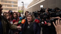 La abogada de la víctima Ester García ofrece declaraciones a los medios a su salida de un juicio por el 'caso Alves', en la Ciudad de la Justicia de Barcelona, a 17 de abril de 2023, en Barcelona, Catalunya (España). El futbolista Dani Alves vuelve a declarar ante la jueza que lo investiga por presuntamente agredir sexualmente a una chica en Barcelona el 30 de diciembre de 2022 en la discoteca Sutton. Esta declaración se hará a puerta cerrada y a petición propia del jugador, que ya declaró ante la instructora al ser detenido el 20 de enero, cuando la magistrada le envió a prisión provisional. Durante el juicio, vuelve a explicarse tras la ‘errática declaración’ que admite al haber dado distintas versiones.
17 ABRIL 2023;EL ECONOMISTA;FORO;INFRAESTRUCTURAS;CONTRUCCIÓN;ECONOMIA
David Zorrakino / Europa Press
17/04/2023