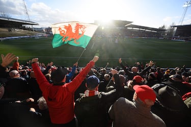 Ryan Reynolds & Rob McElhenney make history with Wrexham