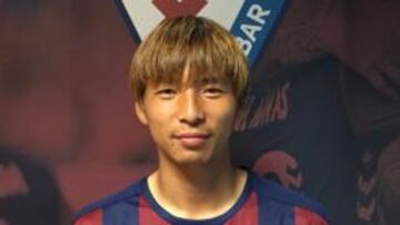 El japon&eacute;s Takashi Inui, nuevo jugador de la SD Eibar