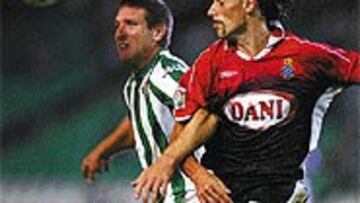<B>VETERANO</b>. Moreno Torricelli quiere que sus compañeros puedan saber como frenar a Juan Antonio Reyes, el habilidoso extremo del Sevilla.
