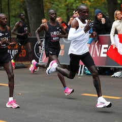 Las zapatillas de Kipchoge abren el debate: revolución o ventaja