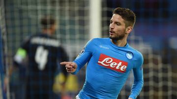 Napoli&#039;s forward from Belgium Dries Mertens celebrates after scoring during the UEFA Champions League football match SSC Napoli vs Real Madrid on March 7, 2017 at the San Paolo stadium in Naples. / AFP PHOTO / Filippo MONTEFORTE        (Photo credit 