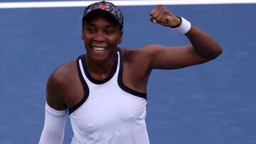 Venus Williams celebra su victoria ante Kiki Bertens en el Western and Southern Open de Cincinnati en el Lindner Family Tennis Center de Mason, Ohio.