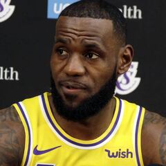 LeBron James, en helicóptero para ir jugar con los Lakers
