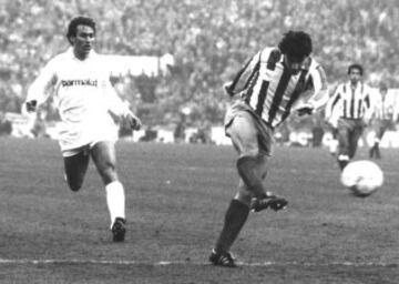 Solo jug¨® una temporada en el Atl¨¦tico de Madrid (1986/1987) y no fue muy exitosa, ya que no cumpli¨® las expectativas que hab¨ªa creado su fichaje anotando tan solo 8 goles.