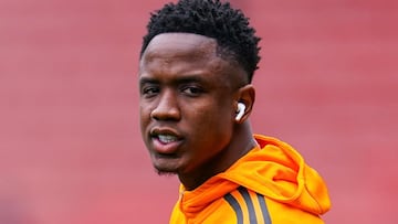 Luis Sinisterra viaja con Leeds United a Noruega para un amistoso ante Manchester United.