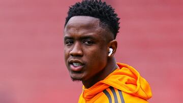 Luis Sinisterra viaja con Leeds United a Noruega para un amistoso ante Manchester United.