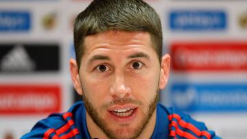 EPA4482. DÜSSELDORF (ALEMANIA), 22/03/2018.- El defensa de la selección española Sergio Ramos ofrece una rueda de prensa en Düsseldorf, Alemania, hoy, 22 de marzo de 2018. España y Alemania se enfrentarán en un encuen