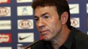 El técnico del Atlético de Madrid, Abel Resino, señaló que en el vestuario rojiblanco todos son conscientes de la importancia que tiene lograr los tres puntos ante el Valencia y que por ello "sólo pensamos en ganar, no podemos pensar en empatar porque entonces no dependeríamos de nosotros".