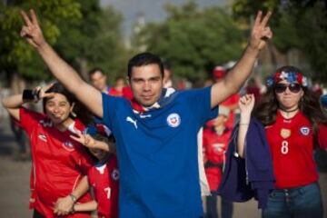 Belleza y color en la previa del duelo entre Chile y Uruguay