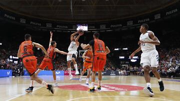 Sergio Llull, durante el partido contra el Valencia de la 2&ordf; jornada de la Liga Endesa.