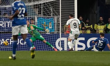 A sus 34 años, Sergi Enrich está en uno de los mejores momentos de su carrera. El delantero del Huesca hizo un doblete ante el Oviedo, su exequipo; y acumula en este momento cinco tantos. Hacía diez temporadas que no llevaba tantos goles en la primera vuelta.
