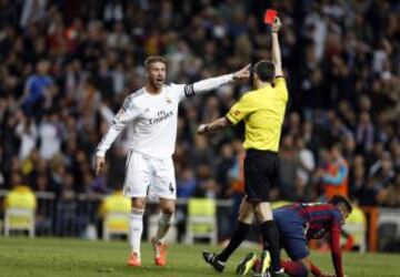 3-3. Sergio Ramos fue expulsado por Undiano Mallenco por un penalti a Neymar.