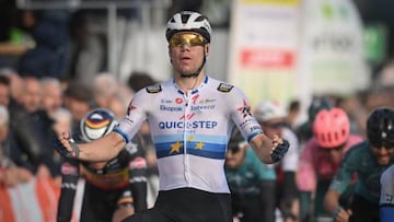 Dutch Fabio Jakobsen of Quick-Step Alpha Vinyl celebrates as he crosses the finish line to win the Kampioenschap van Vlaanderen one day cycling race, 196km with start and finish in Koolskamp, Friday 16 September 2022, the last stage of the Exterioo Cycling Cup. BELGA PHOTO DAVID STOCKMAN (Photo by DAVID STOCKMAN / BELGA MAG / Belga via AFP) (Photo by DAVID STOCKMAN/BELGA MAG/AFP via Getty Images)