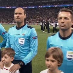 El emotivo gesto de Mateu antes de los partidos por el que le han llamado la atención