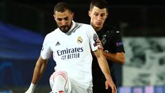 Benzema, delantero del Real Madrid, en el partido de Champions contra el Borussia M&ouml;nchengladbach en el Di St&eacute;fano.