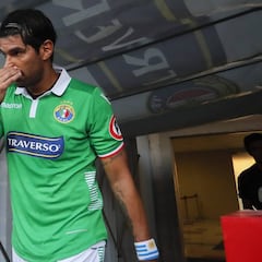 Abreu: "Colo Colo basa todo su juego en Valdés y Valdivia"