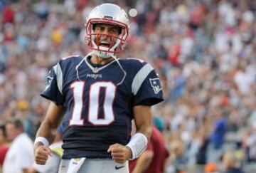 Pats y Saints se enfrentaron con todos los ojos puestos en Jimmy Garoppolo, que tendr¨¢ la dif¨ªcil tarea de sustituir a Tom Brady durante los cuatro primeros partidos de la temporada. El quarterback jug¨® la primera parte entera (11 de 18 para 168 yardas). Destac¨® tambi¨¦n Jamie Collins, que retorn¨® para touchdown una intercepci¨®n.