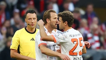 Bundesliga champions Bayern Munich kept the party celebrations alive with a win over Borussia Mönchengladbach in Bavaria on Saturday.