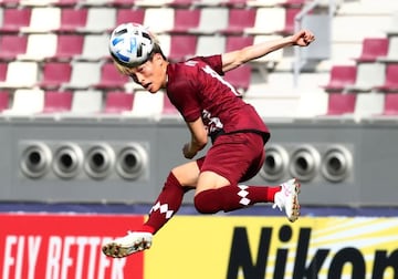 Soccer Football - AFC Champions League - Round of 16 - Vissel Kobe v Shanghai SIPG - Khalifa International Stadium, Doha, Qatar - December 7, 2020 Vissel Kobe's Kyogo Furuhashi in action REUTERS/Ibraheem Al Omari