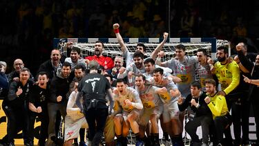 La Selección de balonmano celebra su medalla de bronce en el reciente Mundial.