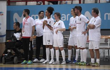 Partido benéfico entre Amigos de Benjamín y Ortiz contra Amigos de Ricardinho en el Polideportivo Municipal Jorge Carbajosa de Torrejón de Ardoz para el fomento del deporte en Guinea Ecuatorial.