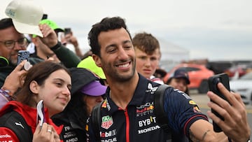 Red Bull Racing's Australian reserve driver Daniel Ricciardo arrives for the Formula One British Grand Prix at the Silverstone motor racing circuit in Silverstone, central England on July 9, 2023. (Photo by ANDREJ ISAKOVIC / AFP)