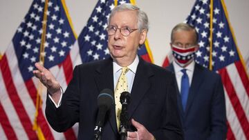 El líder de la mayoría del Senado de los Estados Unidos, Mitch McConnell, en el Capitolio en Washington, DC, EE. UU., 21 de julio de 2020.