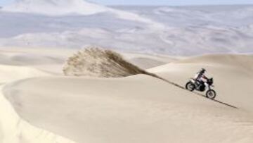 Joan Barreda trae aire fresco al Dakar y avisa a Cyril Despres