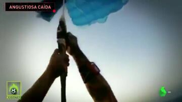 Terror en el aire: ¡se le atasca el paracaídas en pleno salto!