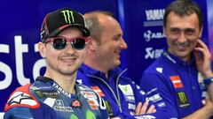 Jorge Lorenzo, con sus gafas de dise&ntilde;o.