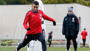 Sesión de remates a puerta del Cholo antes del Lokomotiv