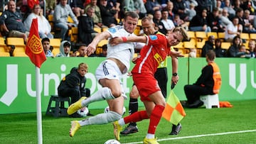 FARUM, DENMARK - AUGUST 28: (L to R) Denis Vavro of FC Copenhagen and Andreas Schjelderup of FC Nordsjalland compete for the ball during the Danish 3F Superliga match between FC Nordsjalland and FC Copenhagen at Right to Dream Park on August 28, 2022 in Farum, Denmark. (Photo by Jan Christensen / FrontzoneSport via Getty Images)