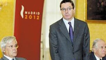 <b>AGRADECIMIENTO</b>. Ruiz Gallardón agradeció a Juan Antonio Samaranch y a Joan Clos su apoyo a la candidatura olímpica de Madrid 2012.