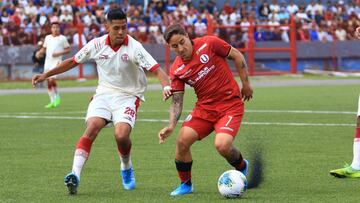 Universitario empata con UTC y se aleja del título