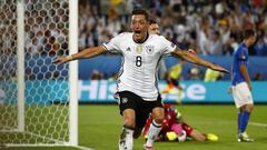 Selecciones que no juegan con el color de su bandera