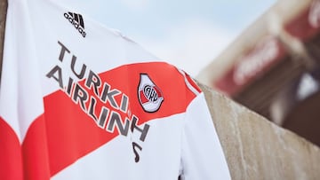 River presentó oficialmente su nueva camiseta titular