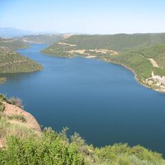 La sequía hace emerger un antiguo pueblo en Cataluña