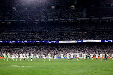 Los jugadores del conjunto blanco celebran la remontada y la clasificación para la final de la Champions League.