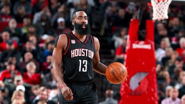 Harden y los Rockets toman Portland con 130 puntos