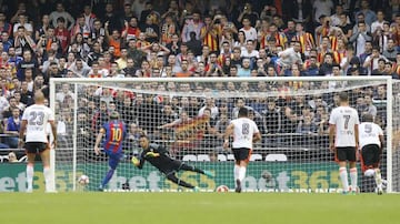 Messi's last-gasp penalty beats Valencia goalkeeper Diego Alves.