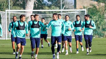 Entrenamiento del C&aacute;diz.