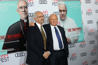 No todo van a ser clásicos esta Semana Santa. Producida por Netflix, 'Los dos papas' es una buena oportunidad para mezclar la temática con las producciones modernas. En esta en concreto, Fernando Meirelles decide plasmar el encuentro entre Benedicto XVI (Anthony Hopkins) y el Papa Francisco (Jonathan Pryce), con dos formas distintas de entender la Iglesia.