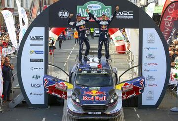 El francés consiguió su quinto Mundial de Rallys de forma consecutiva con una tercera posición en la prueba de Gales.