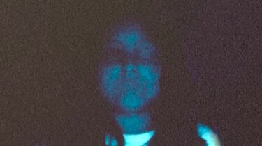 El cine de terror tiene otra niña bonita: Skinamarink, la nueva Bruja de Blair y Paranormal Activity