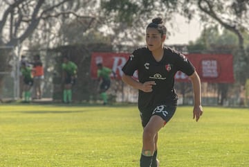 Una jugadora del equipo femenil del Atlas