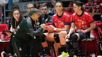 26/11/23 
TORNEO INTERNACIONAL BALONMANO FEMENINO SANTANDER 2023 
SELECCION ESPAÑOLA ESPAÑA BALONMANO 
ESPAÑA SERBIA
AMBROS MARTIN
 