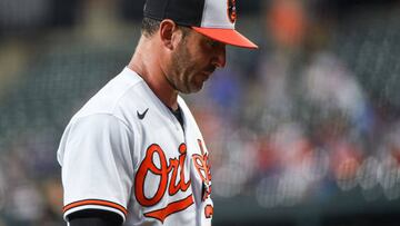 El pitcher de los Baltimore Orioles fue suspendido por violar el programa antidrogas de la liga por admitir que le dio oxicodona a Tyler Skaggs.